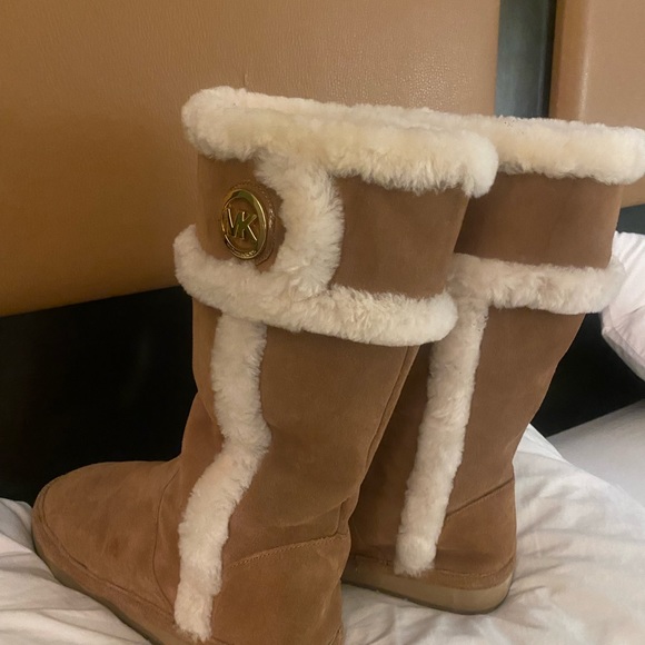 Authentic Michael kors suede fur boots tan - Picture 7 of 11
